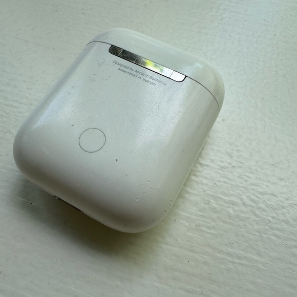 Apple AirPods - Picture 2 of 7
